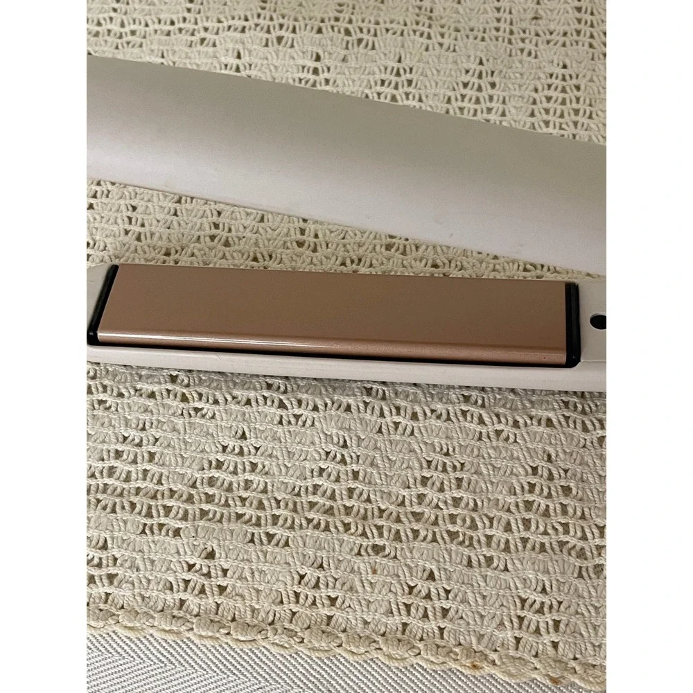 Remington Shine Therapy 1 Inch Flat Iron Hair Straightener S9500 White Silver